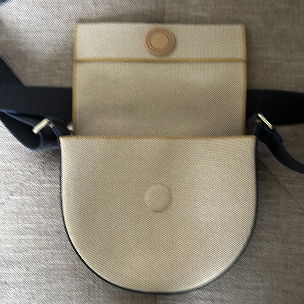 Rothy’s Saddle Bag - Picture 4 of 5